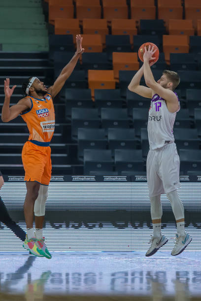 接影响着比 接影响着比